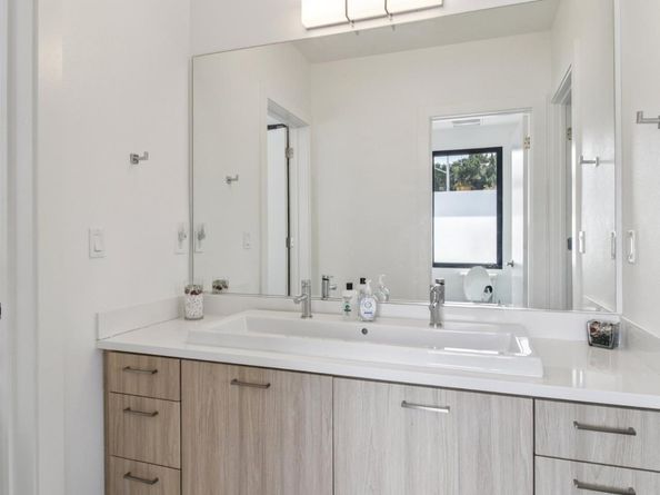 90 Gateway Court, San Carlos CA 94070