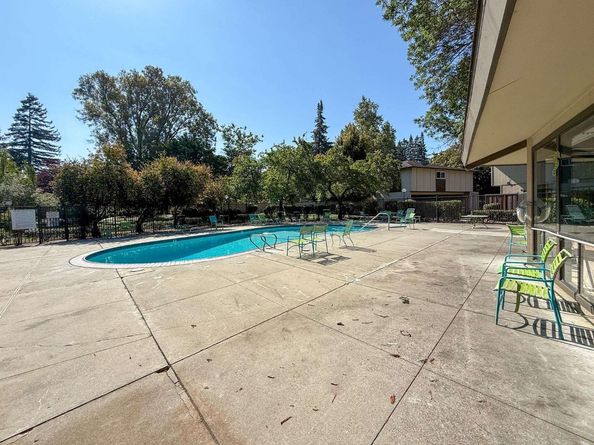99 Sherland Avenue B, Mountain View CA 94043
