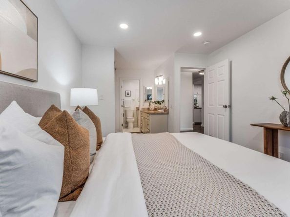 99 Sherland Avenue B, Mountain View CA 94043