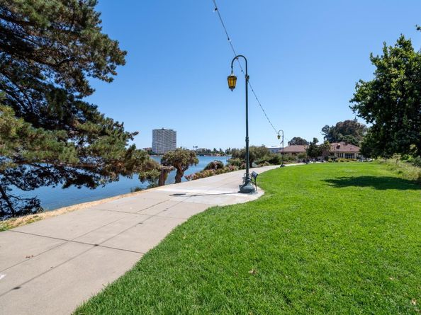 1555 Lakeside Drive 184, Oakland CA 94612