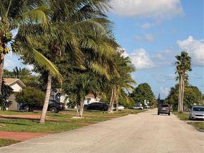 7749 Fairway Blvd, Miramar FL 33023