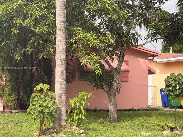 7749 Fairway Blvd, Miramar FL 33023