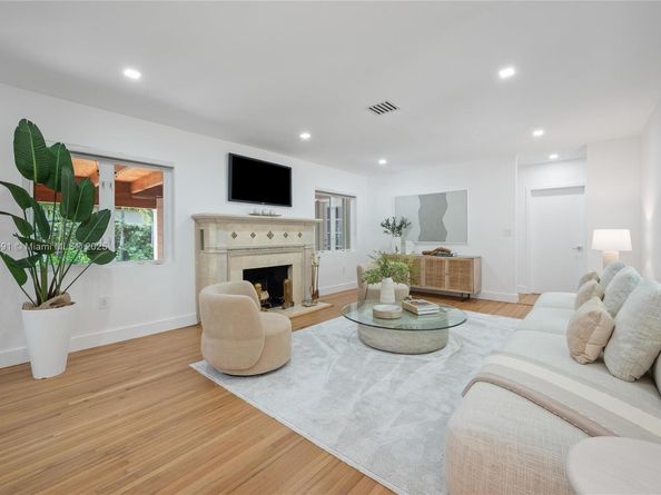 5211 Granada Blvd, Coral Gables FL 33146