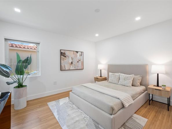 5211 Granada Blvd, Coral Gables FL 33146