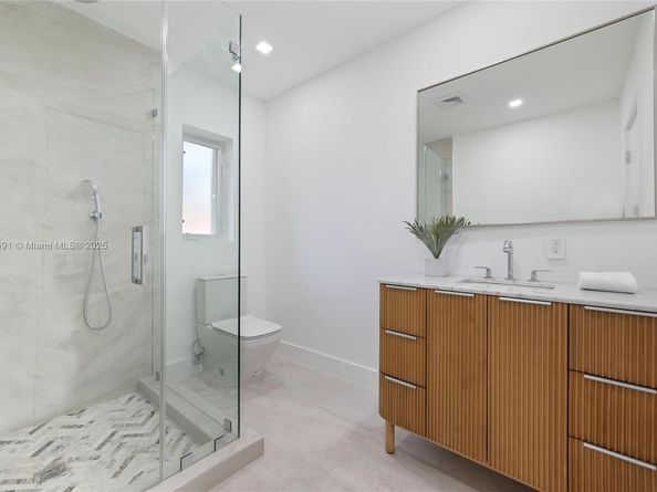 5211 Granada Blvd, Coral Gables FL 33146