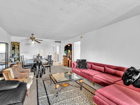 445 NE 195th St 431, Miami FL 33179