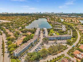 445 NE 195th St 431, Miami FL 33179