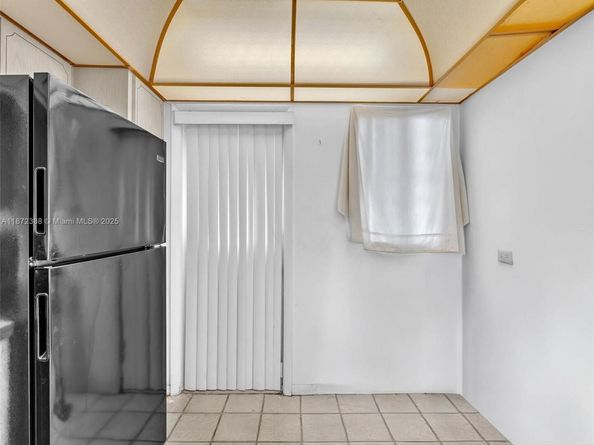 445 NE 195th St 431, Miami FL 33179