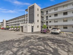 445 NE 195th St 431, Miami FL 33179