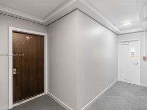 20301 W Country Club Dr 829, Aventura FL 33180