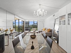 20301 W Country Club Dr 829, Aventura FL 33180