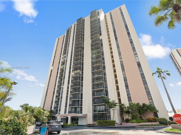 20301 W Country Club Dr 829, Aventura FL 33180