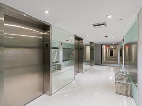 20301 W Country Club Dr 829, Aventura FL 33180