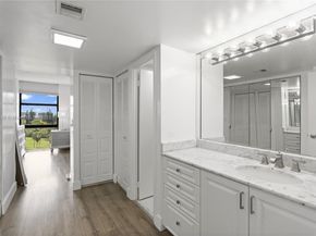 20301 W Country Club Dr 829, Aventura FL 33180