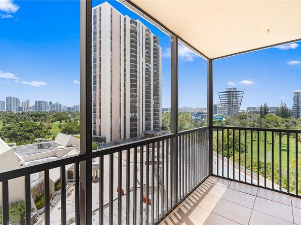 20301 W Country Club Dr 829, Aventura FL 33180