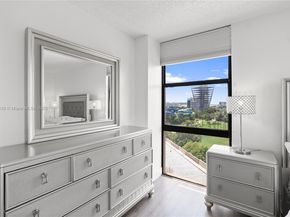 20301 W Country Club Dr 829, Aventura FL 33180