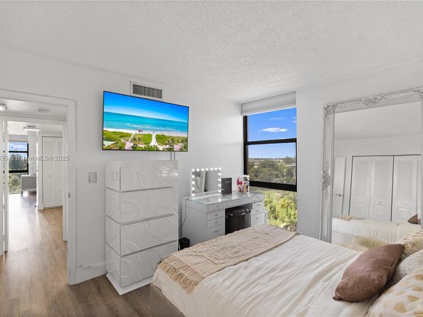 20301 W Country Club Dr 829, Aventura FL 33180