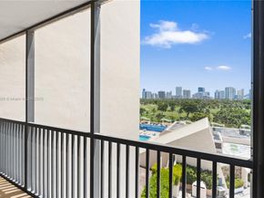 20301 W Country Club Dr 829, Aventura FL 33180