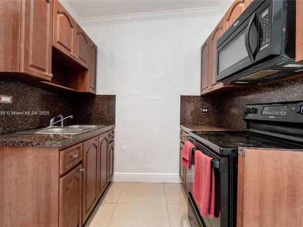 2525 NW 156th St, Miami Gardens FL 33054