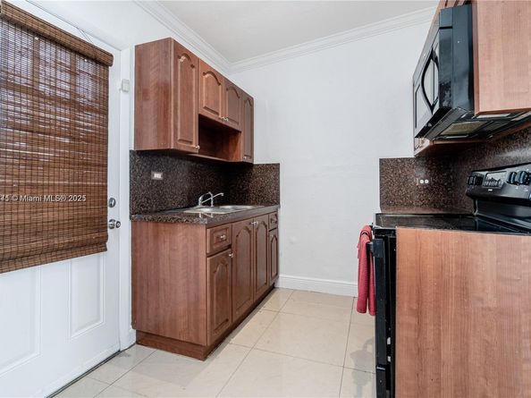 2525 NW 156th St, Miami Gardens FL 33054