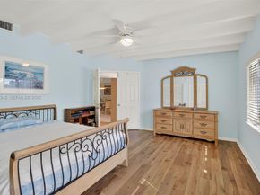 8704 Mahogany Ave, Plantation FL 33324