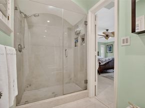 8704 Mahogany Ave, Plantation FL 33324