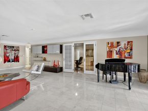 8704 Mahogany Ave, Plantation FL 33324