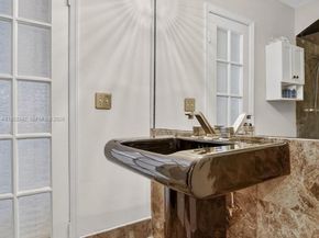 8704 Mahogany Ave, Plantation FL 33324