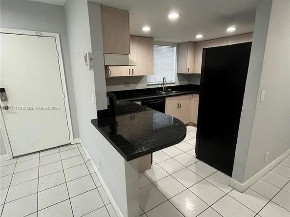 8404 W Sample Rd 131, Coral Springs FL 33065