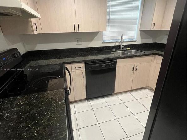 8404 W Sample Rd 131, Coral Springs FL 33065