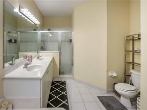 2250 NE 37th Rd, Homestead FL 33033