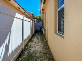 2250 NE 37th Rd, Homestead FL 33033