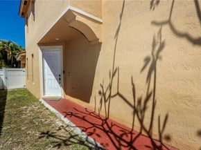 2250 NE 37th Rd, Homestead FL 33033