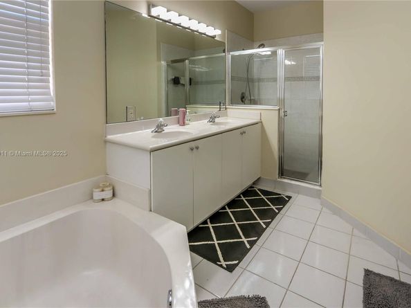 2250 NE 37th Rd, Homestead FL 33033