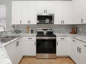 2250 NE 37th Rd, Homestead FL 33033