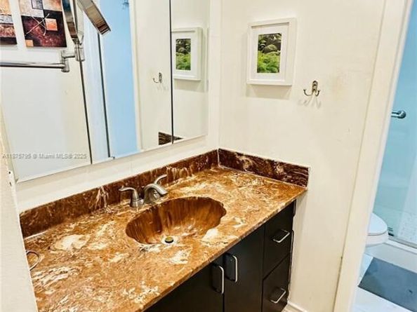 7100 NW 17 111, Plantation FL 33313