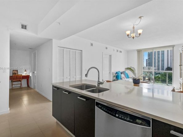 333 NE 24th St 812, Miami FL 33137