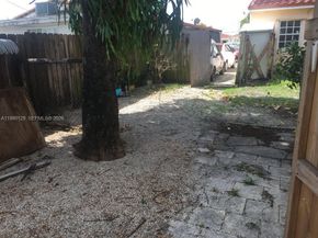 625 E 8th Ct, Hialeah FL 33010