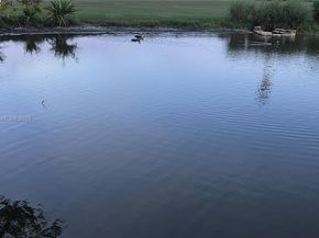 671 S Hollybrook Dr 302, Pembroke Pines FL 33025