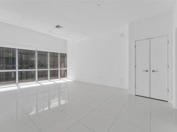 851 NE 1st ave 505, Miami FL 33132