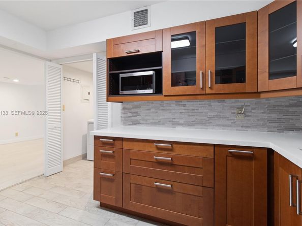 16401 Golf Club Rd 102, Weston FL 33326