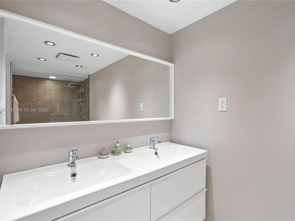 9660 W Bay Harbor Dr 3B, Bay Harbor Islands FL 33154
