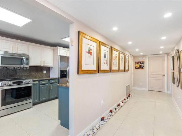 9660 W Bay Harbor Dr 3B, Bay Harbor Islands FL 33154