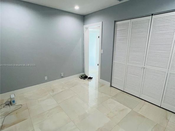 8700 SW 42nd Ter, Miami FL 33165