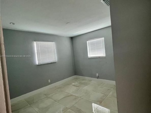 8700 SW 42nd Ter, Miami FL 33165