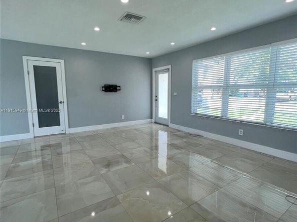 8700 SW 42nd Ter, Miami FL 33165