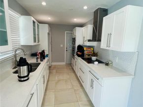 8700 SW 42nd Ter, Miami FL 33165