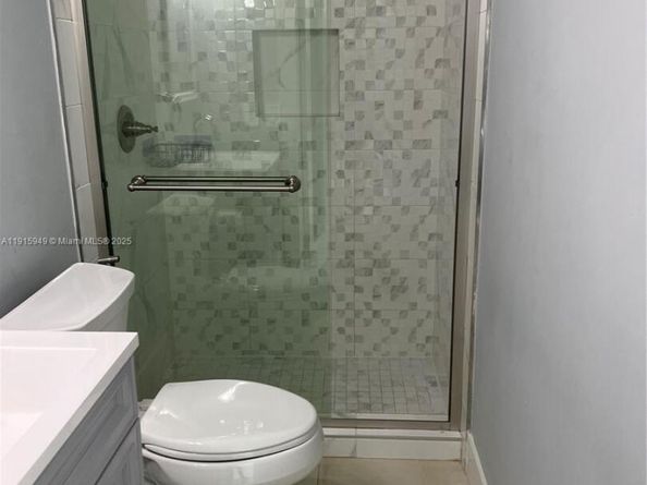 8700 SW 42nd Ter, Miami FL 33165