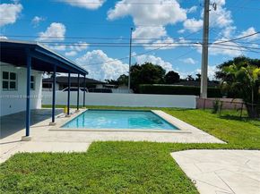 8700 SW 42nd Ter, Miami FL 33165