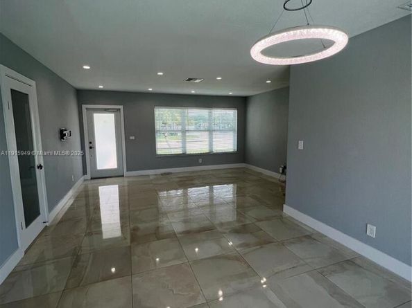 8700 SW 42nd Ter, Miami FL 33165